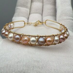 Elegant Gold Pearl Bracelet